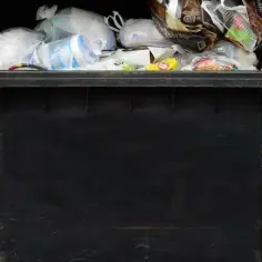 Gdzie wyrzucić wiadro plastikowe, aby uniknąć problemów z recyklingiem