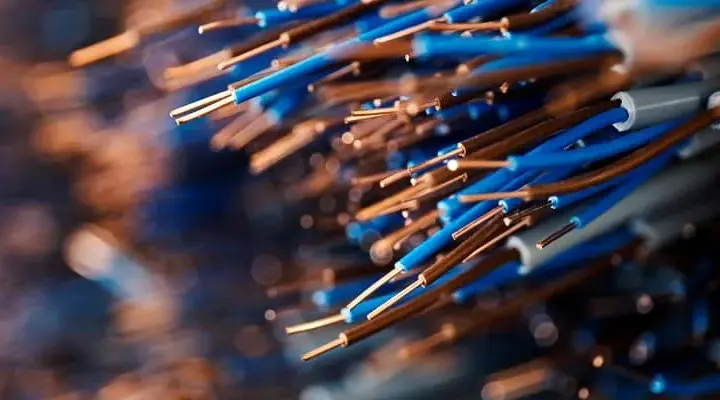 Gdzie kupić używane kable elektryczne do recyklingu? Praktyczny poradnik