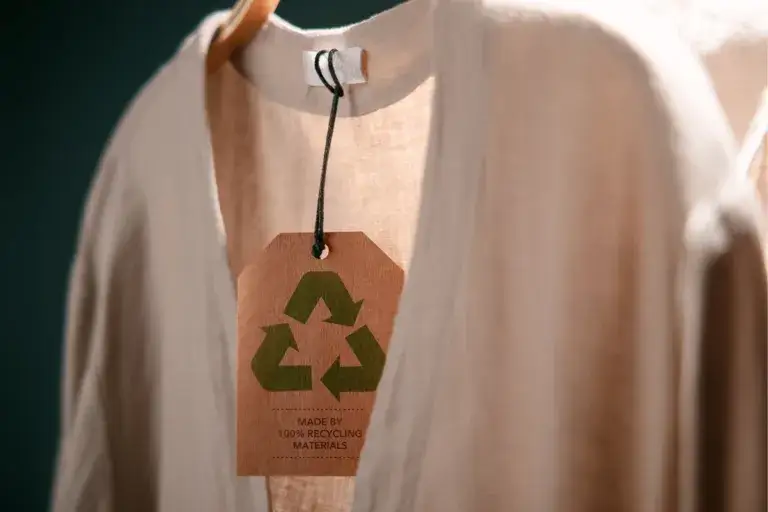 Zdjęcie Ubrania z recyklingu a zdrowie - wszystko, co musisz wiedzieć